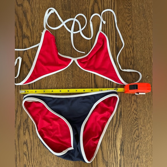 Almost NEW! Reversible bikini. Striking res white and blue- - Picture 3 of 6